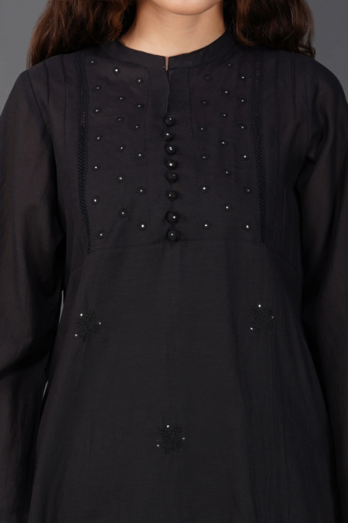 Phae Adele Kurta