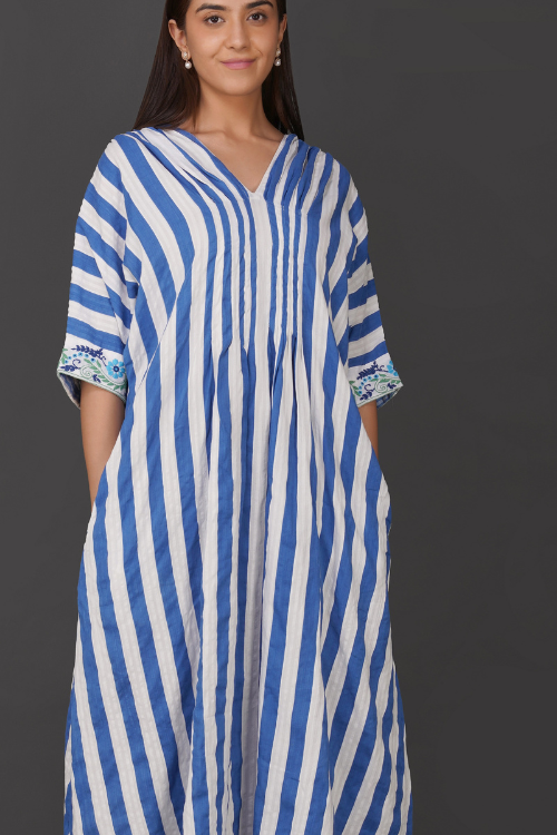 P.H.A.E. - Phae Juhi Kaftan in Cotton Jacquard | Indian Chikankari