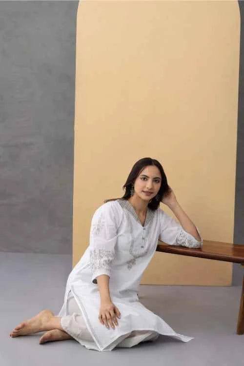 Phae Violet Kurta in White
