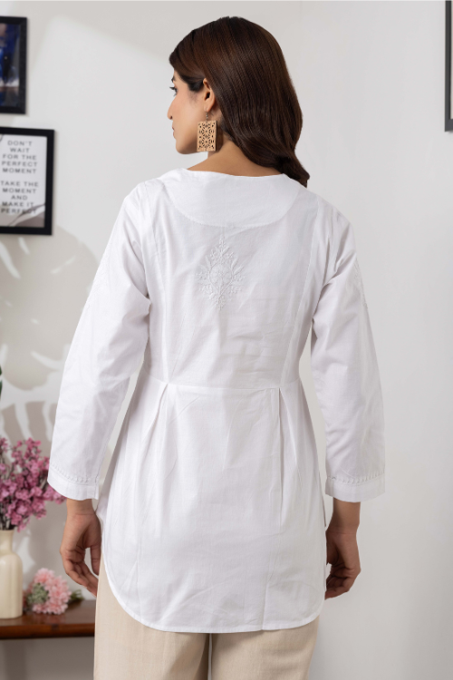 Phae Naveeni Top in Cotton