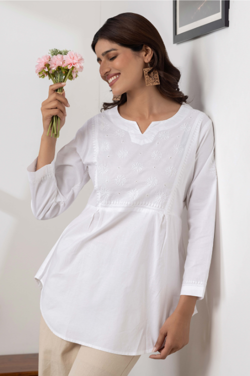 Phae Naveeni Top in Cotton